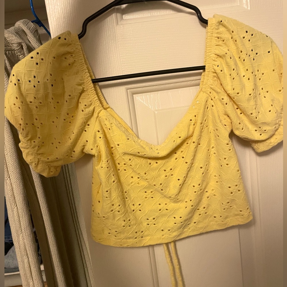 Yellow cropped shirt